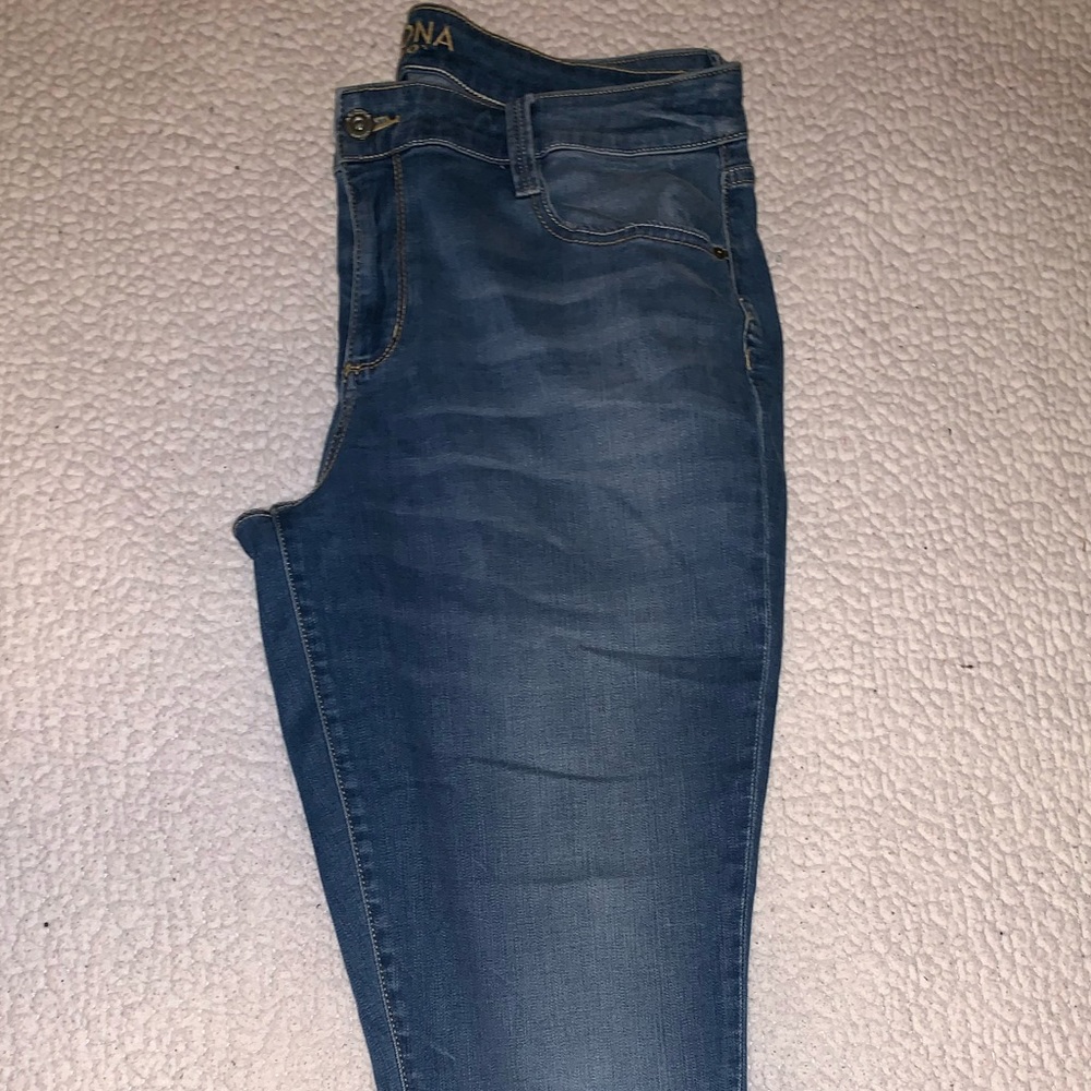 Jeans - Picture 2 of 3